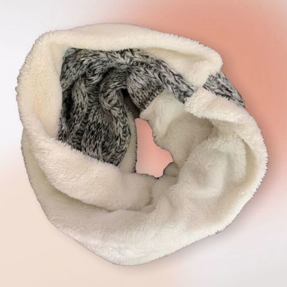 WHITE Faux Fir and‎ Cable Knit Infinity Scarf NWOT - Picture 5 of 9
